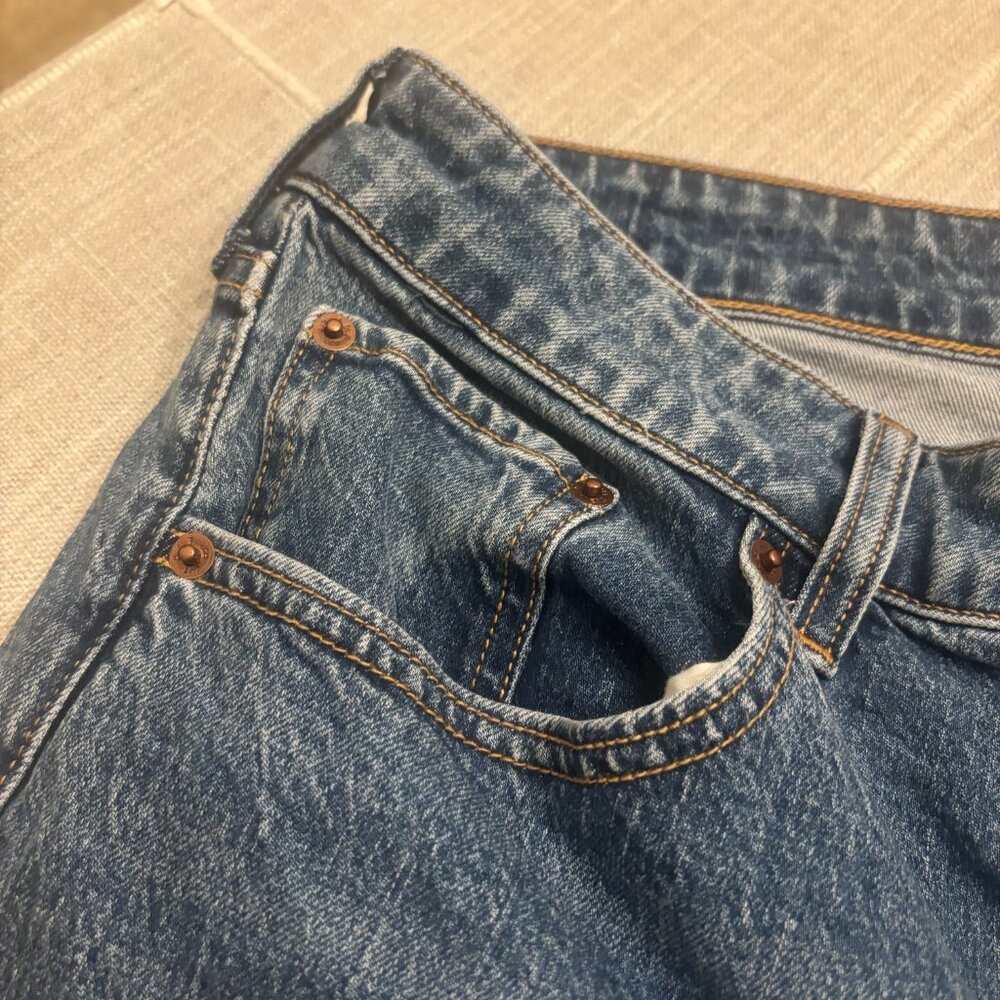 A&F Curve Love High Rise / Bootcut / Long Jeans - WORN ONCE - Picture 4 of 10